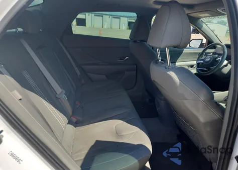 2024 Hyundai Elantra Sel z USA, uszkodzony, nr VIN KMHLS4DG7RU700606